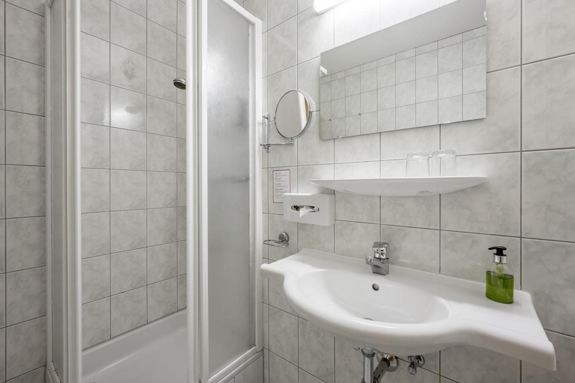 ריד אים אוברינטל Tilia Living - B&B Mit Dem Komfort Eines Kleinen, Feinen Hotels מראה חיצוני תמונה